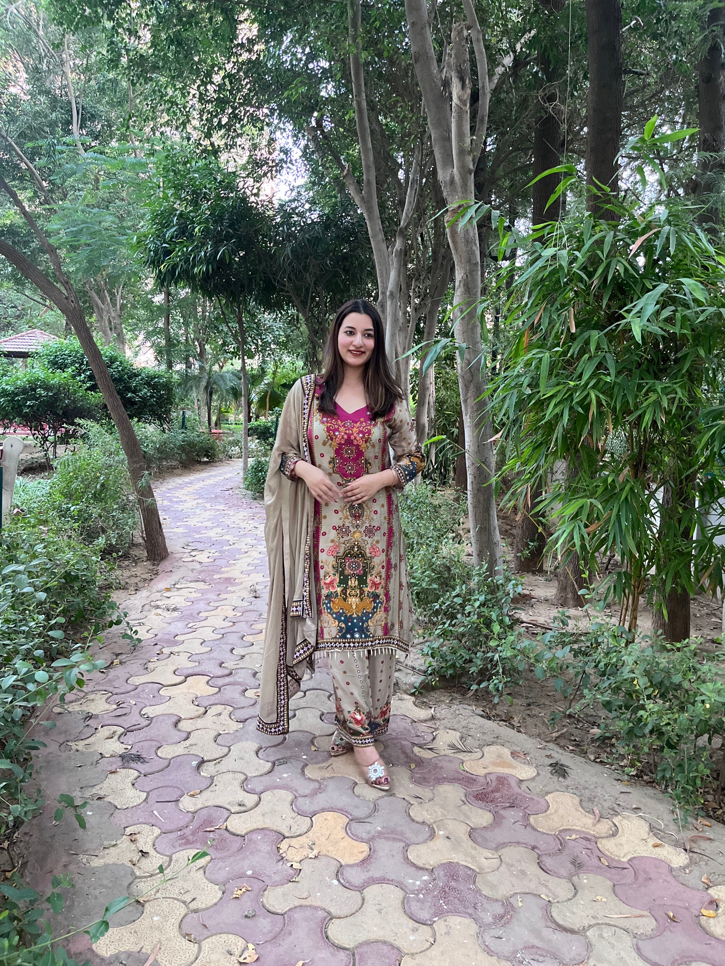 Zareen - 3 piece pakistani suit