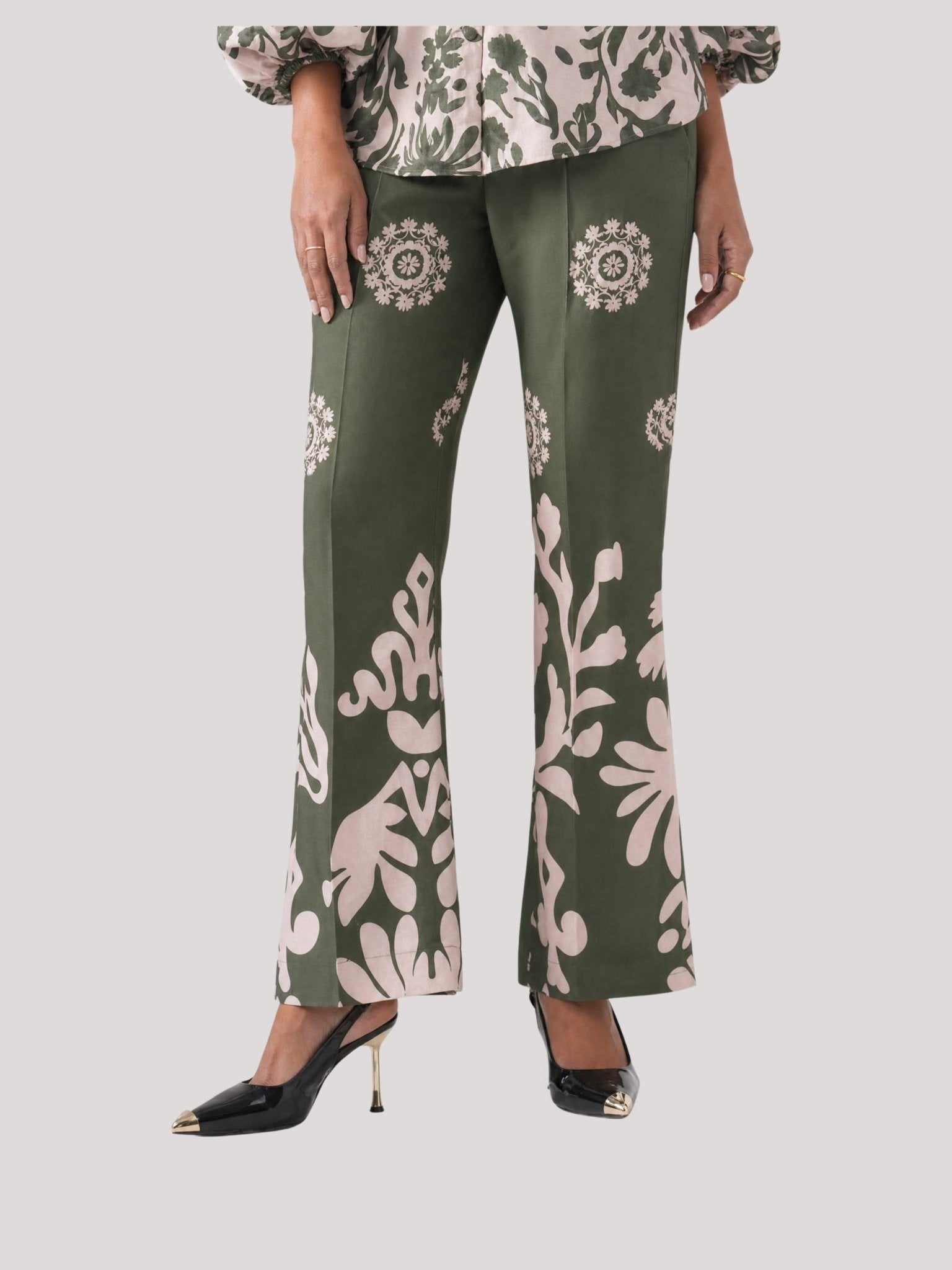 Into The Wild Printed Olive Relaxed Pants - Missova