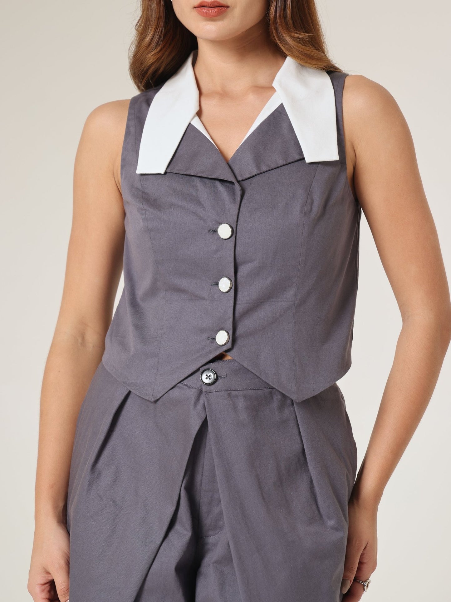 Kira Contrast Collar Vest - Missova